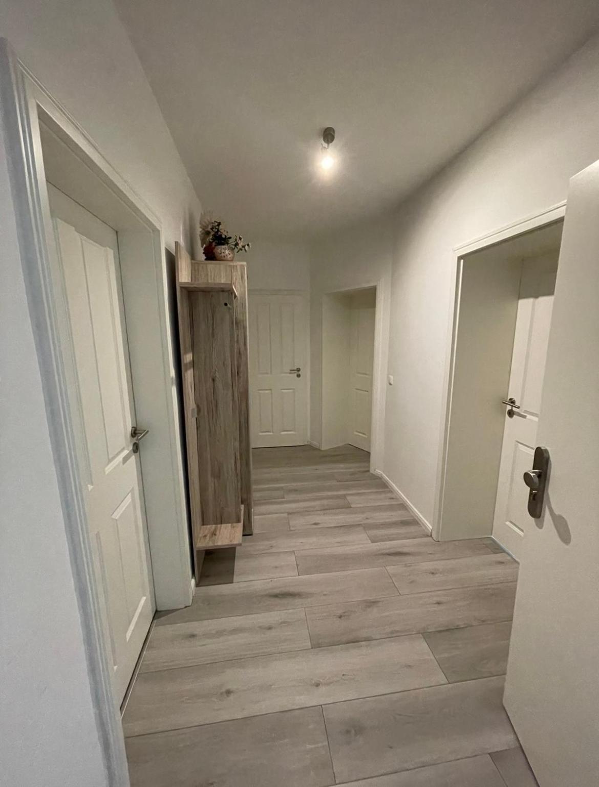 Wunderschoene Eisenbahnstrasse In Eg Rechts Apartment
